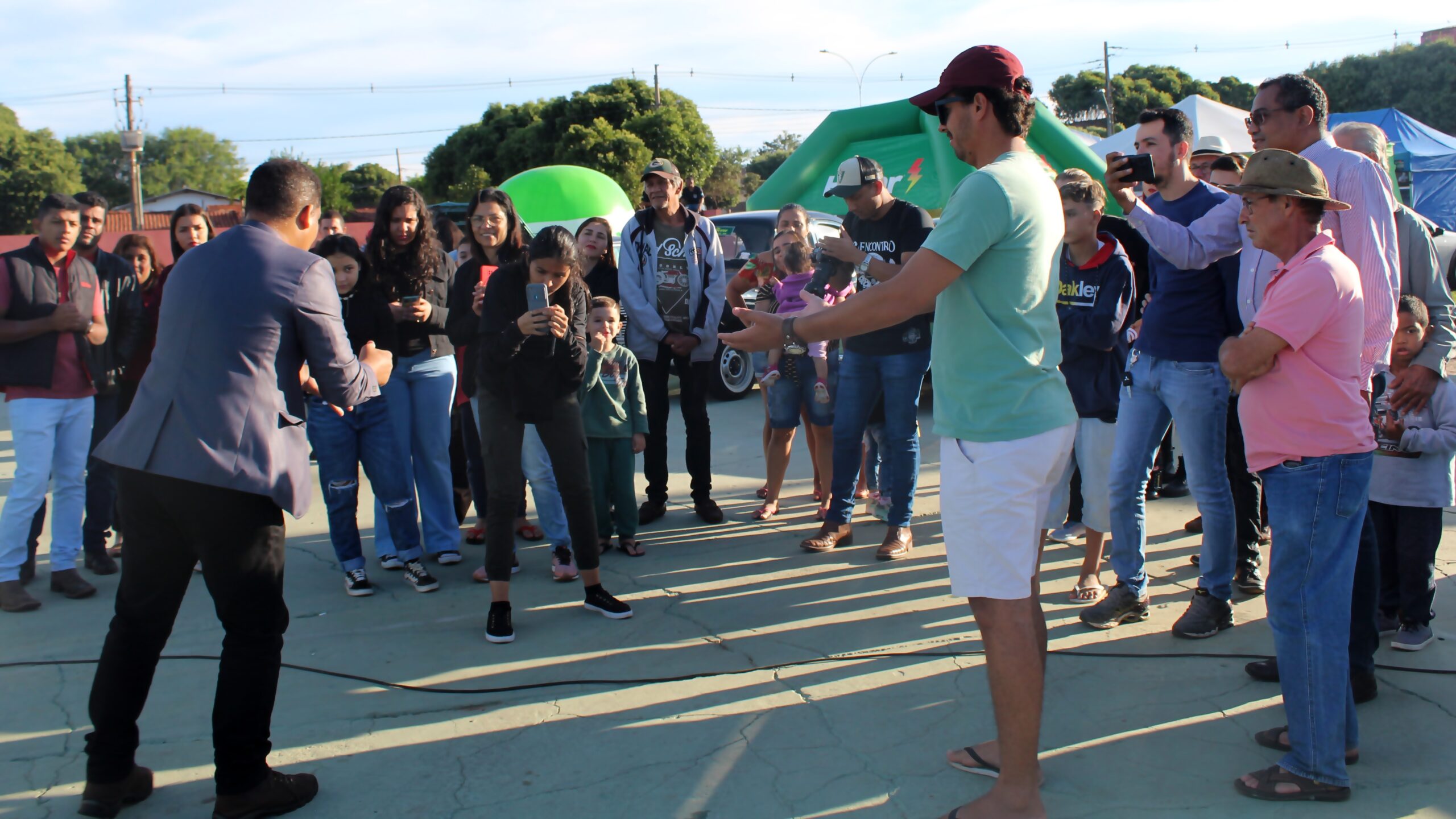 Carros antigos no evento