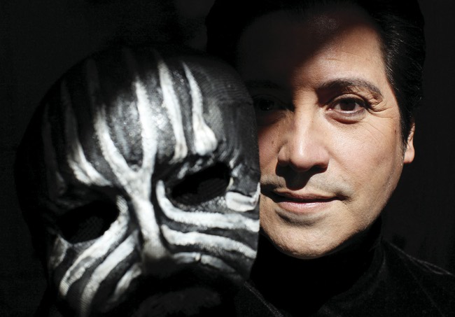 Quem é Val Valentino? O Mágico Mascarado que Revelou os Segredos da Mágica (Mister M)